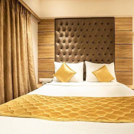 Hotel Pacific Residency - Andheri Mumbai Bagian luar foto