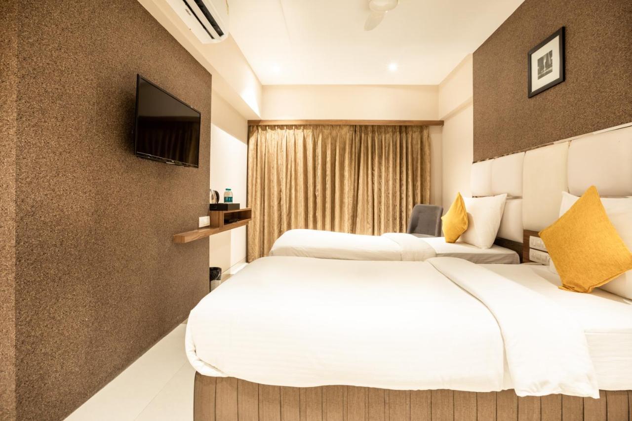 Hotel Pacific Residency - Andheri Mumbai Bagian luar foto