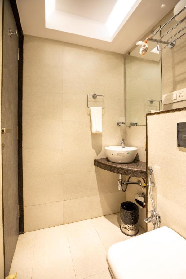 Hotel Pacific Residency - Andheri Mumbai Bagian luar foto