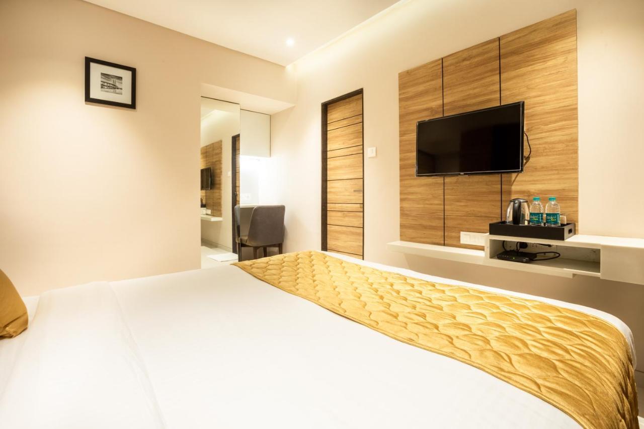 Hotel Pacific Residency - Andheri Mumbai Bagian luar foto